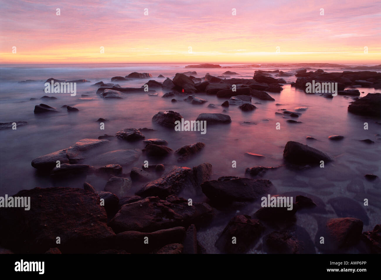 Sonnenaufgang über der Küste in Bundjalung National Park, New-South.Wales, Australien, Ozeanien Stockfoto