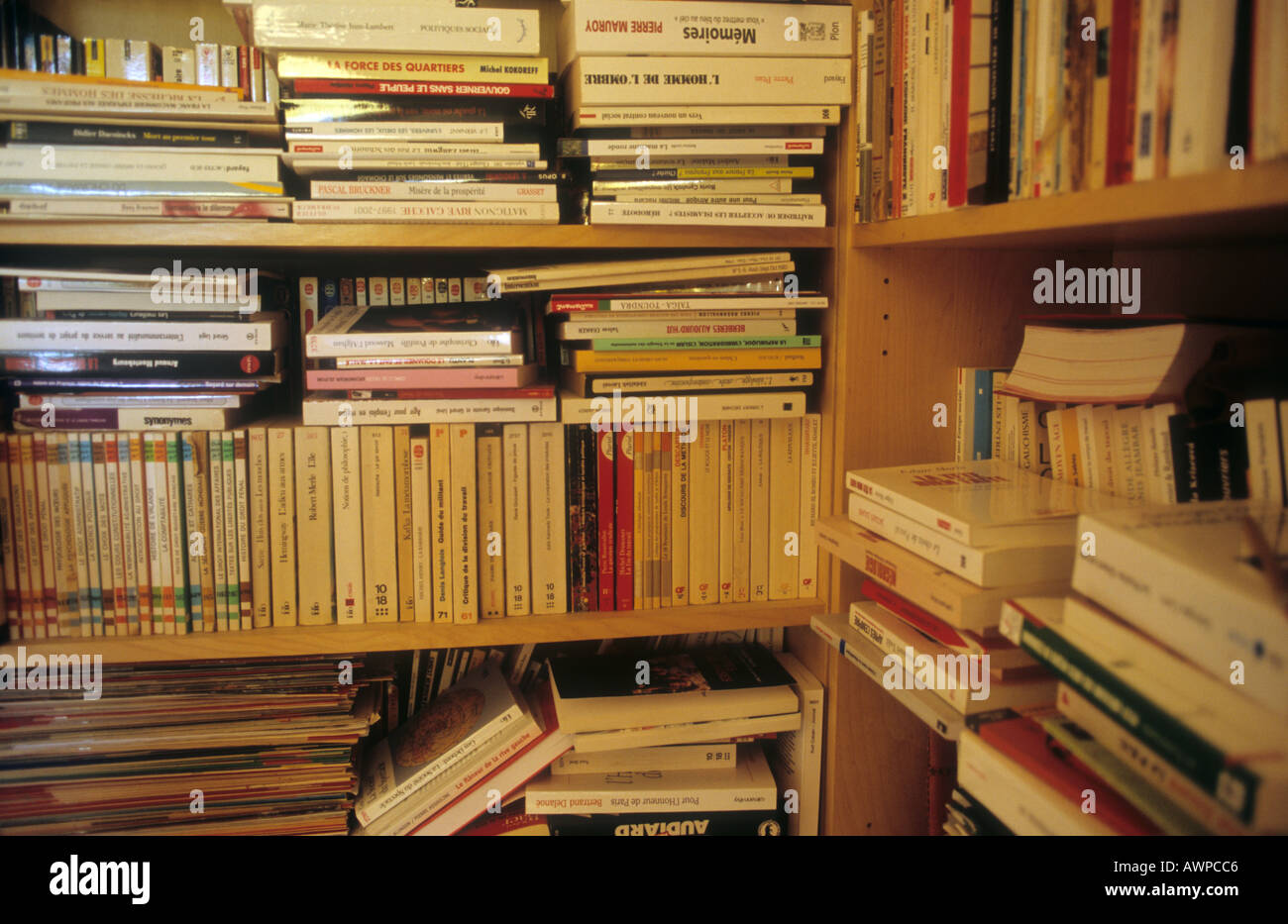 Bücher in der Bibliothek Stockfoto