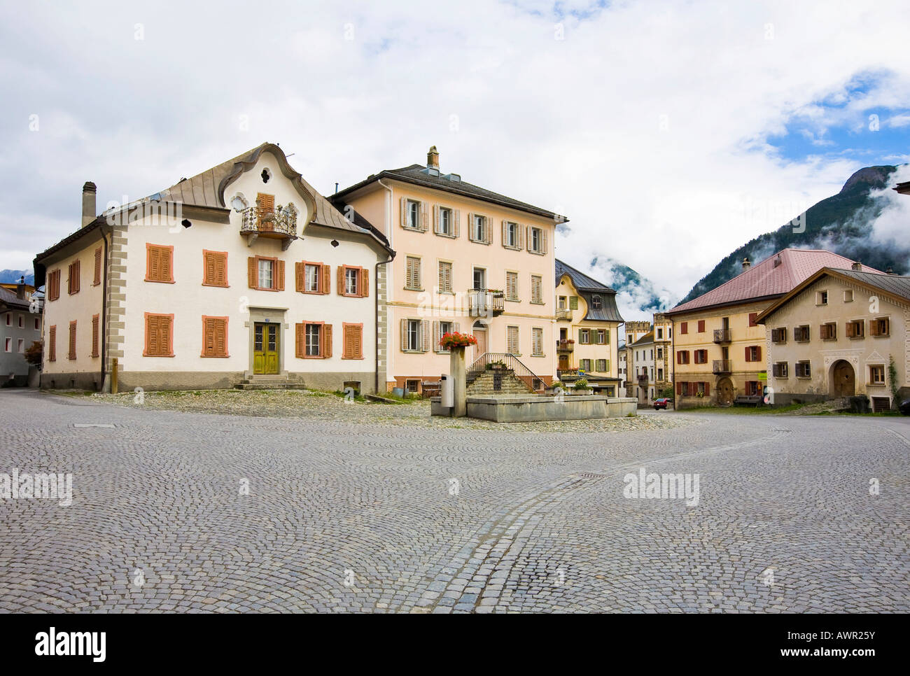 Historischen Stadtplatz, Sent, Unterengadin, Symbole/Graubünden, Schweiz, Europa Stockfoto