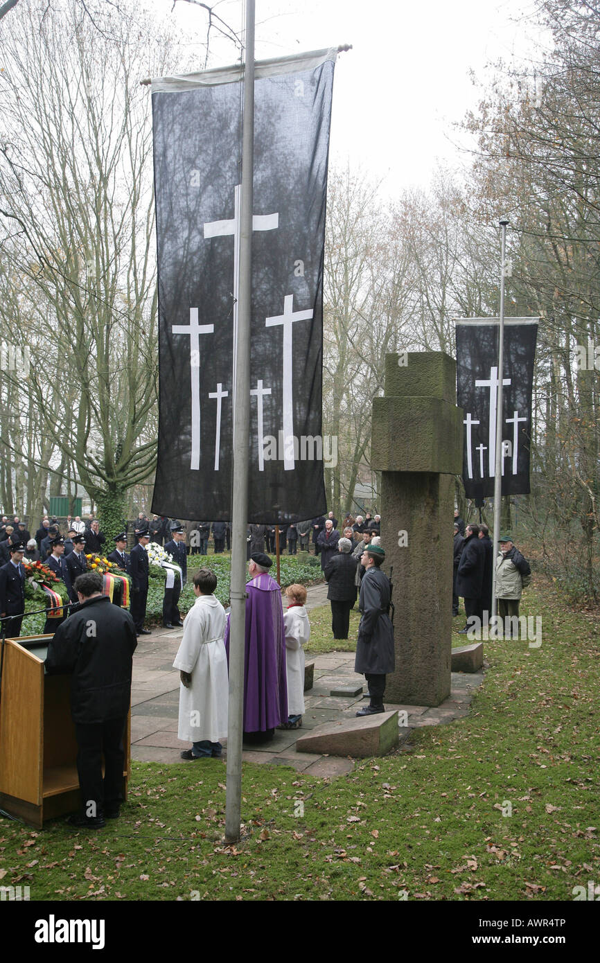 Gedenkfeier an der Gedenkstätte auf dem Gedenkens Sonntag in Pfaffenheck, Rheinland-Pfalz, Deutschland Stockfoto