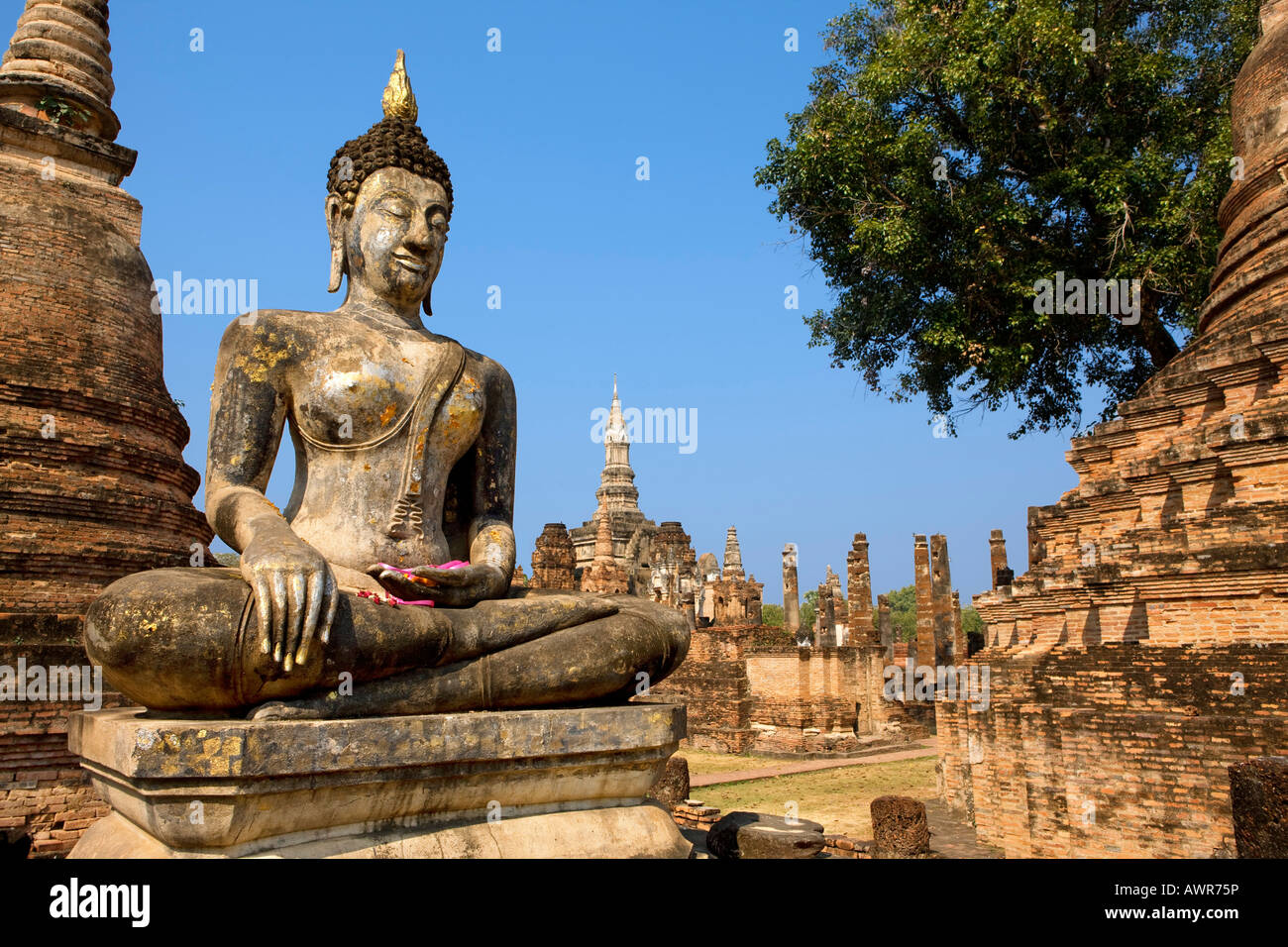 Buddha im Wat Mahathat in Sukhothai Tempel thailand Stockfoto