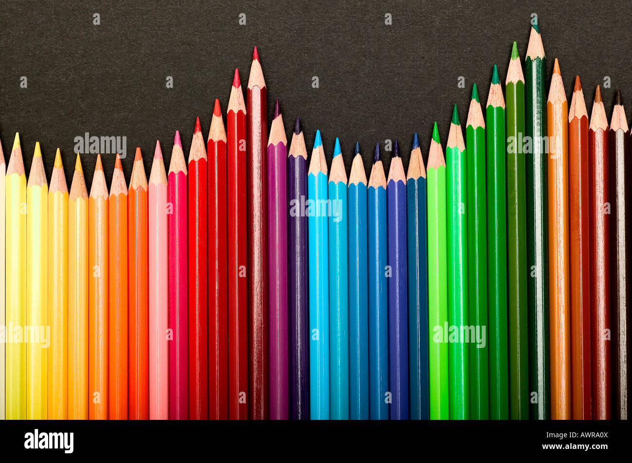Stift Bleistift Holzfarbe Farbe Multi Regenbogen Farbe malen bunte  Unentschieden Versorgung Kunst kreative Modelleinrichtungen schreiben  Kreativität Stockfotografie - Alamy