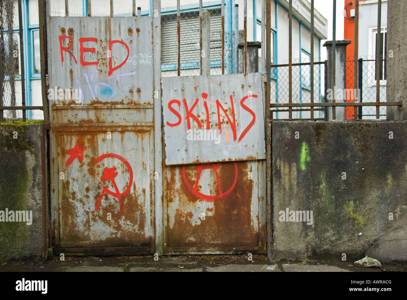 Stock Foto von Graffiti für die französischen Redskins-Skinhead-Bewegung die Redskins haben eine Tendenz zum Kommunismus Stockfoto