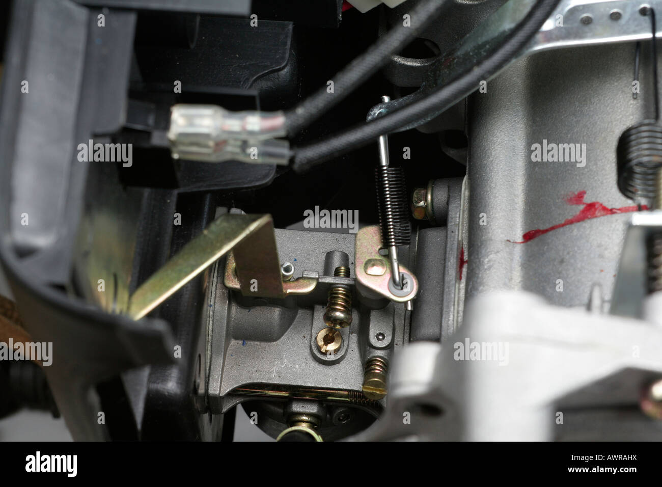 Vergaser, Kleinmotoren am generator Stockfoto