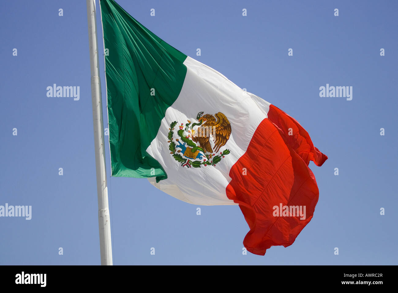 Mexikanische Fähnchen im Wind Stockfoto