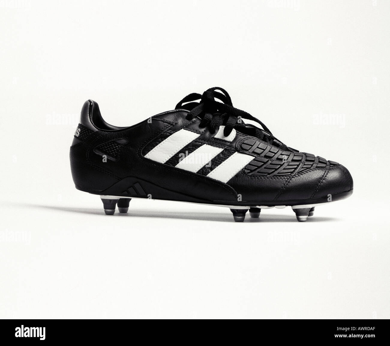 ein Adidas Predator Fußballschuh Stockfotografie - Alamy