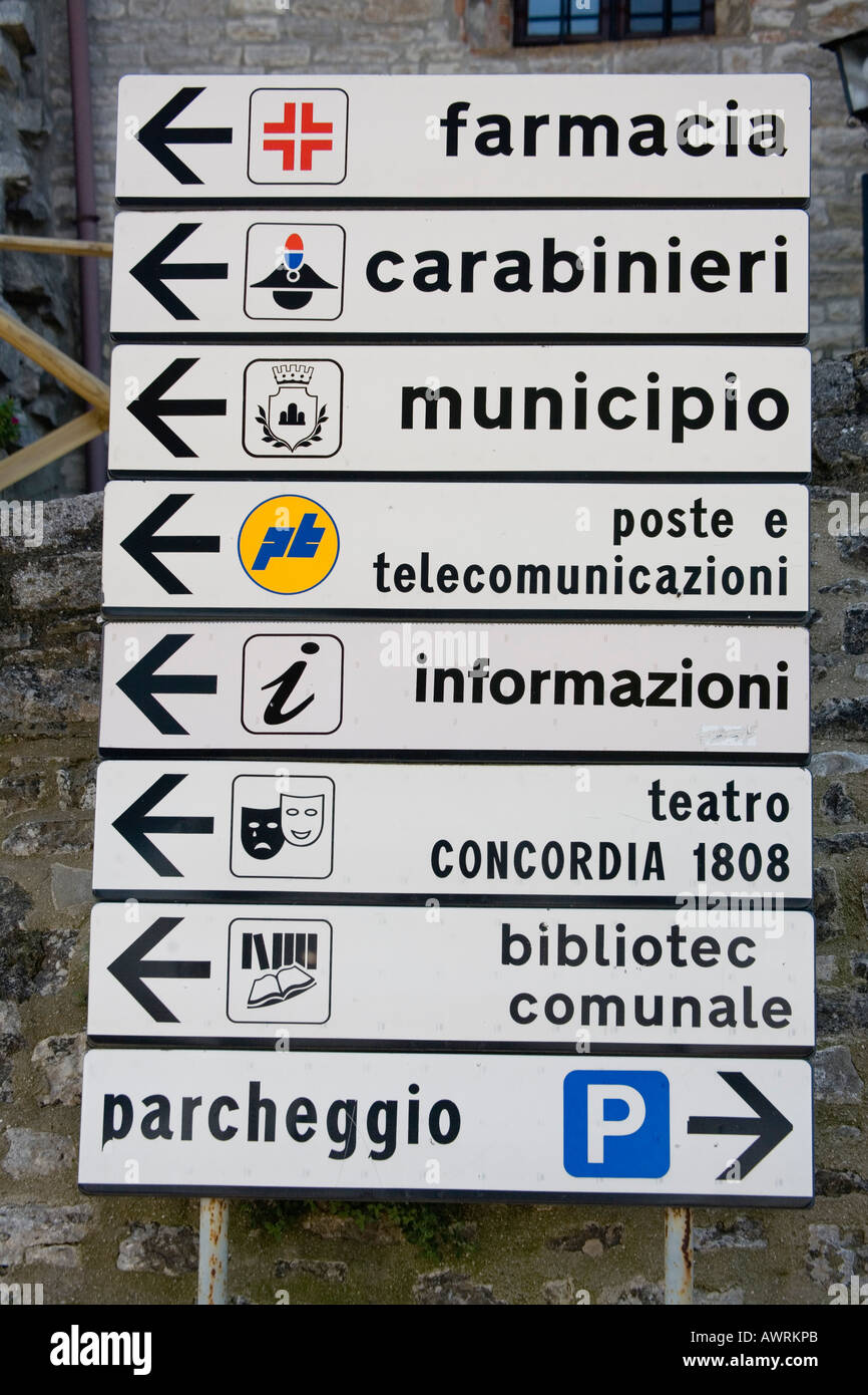 Hinweisschild im italienischen Dorf Montecastello di Vibio PG Stockfoto