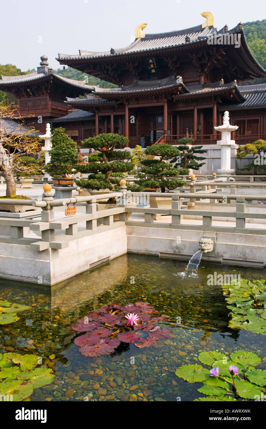 "Chi Lin Nunnery wichtigsten Lotusteich und Main Tempel Buidling Hongkong" Stockfoto