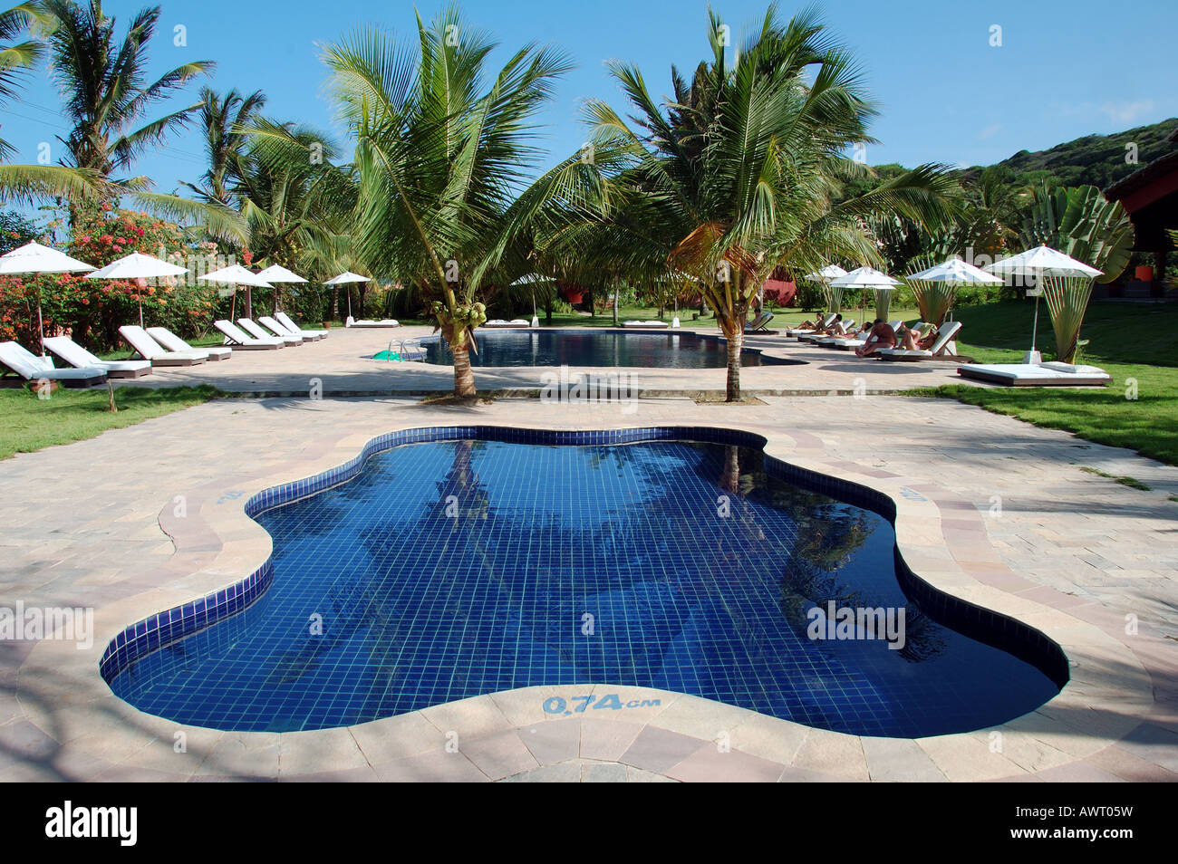 blauen Swimmingpool in Pipa Brasilien Stockfoto