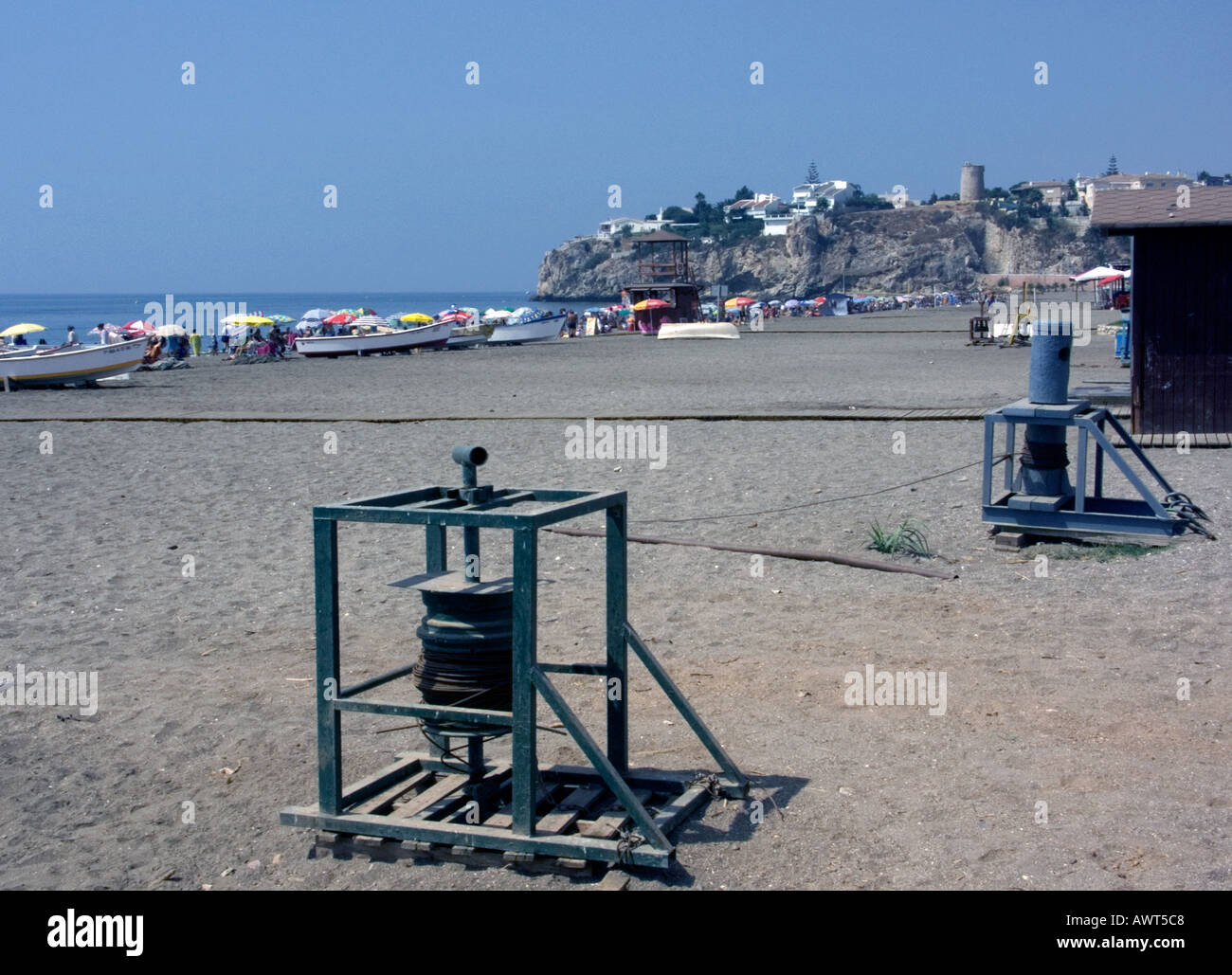 Traditionelles Boot Hebezeuge, gewundenen Gang, am Strand, Rincon de Victoria, Costa Del Sol, Spanien, Europa, Stockfoto