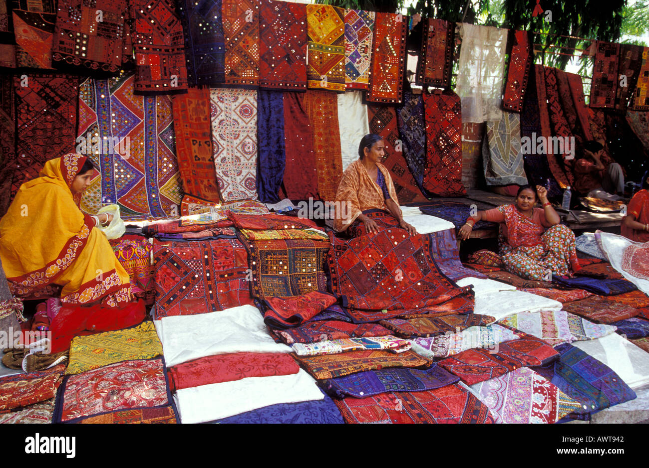 Farbenfrohe Stoffe Markt New Delhi Indien Stockfoto
