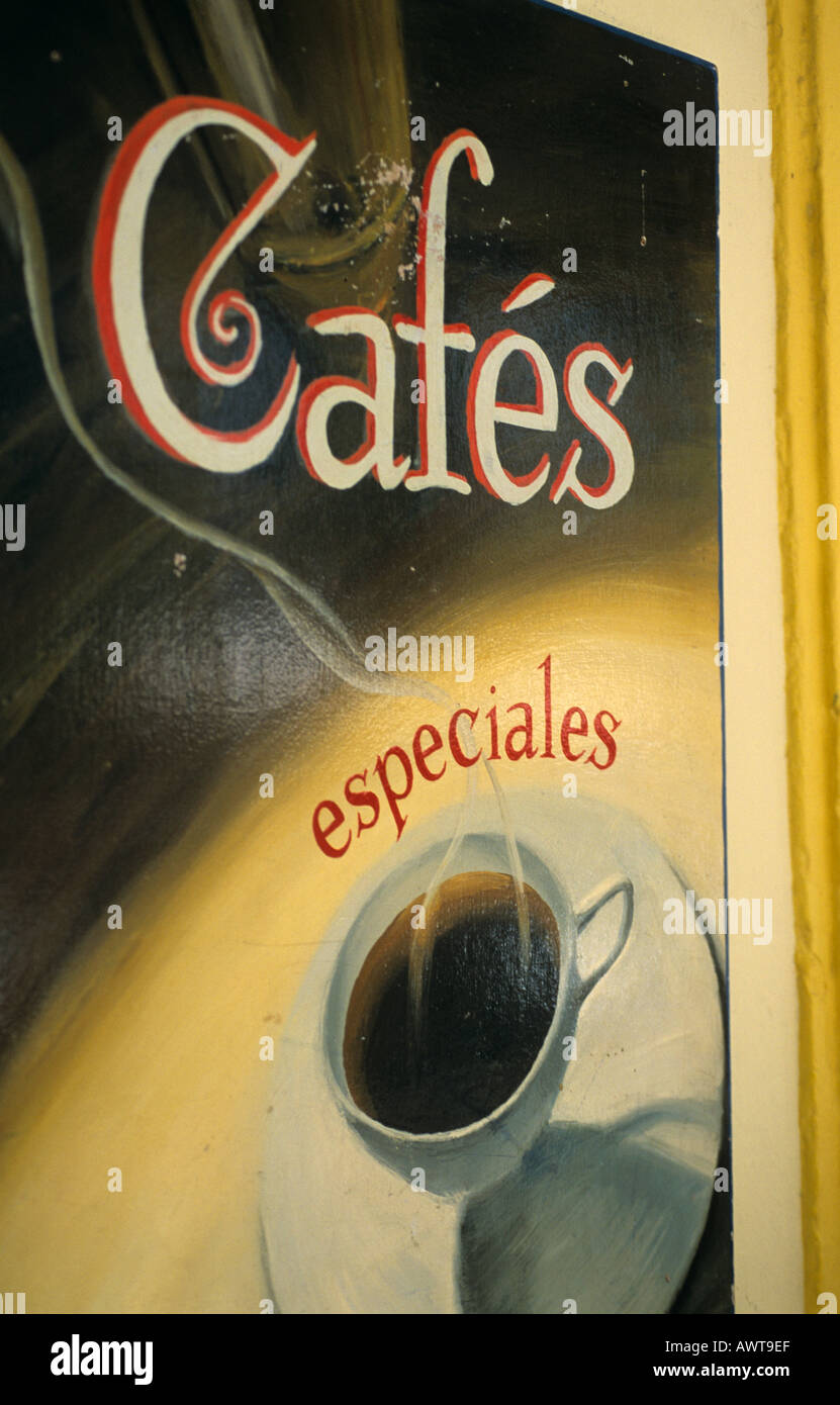 Cafés Especiales, Kaffeespezialitäten, handbemalt Sign. Tarifa. Andalusien, Spanien. Stockfoto