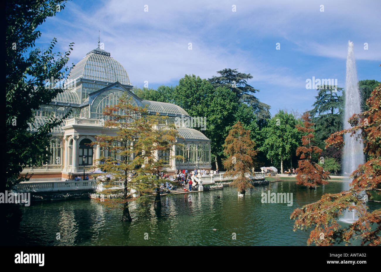 Spanien Madrid El Retiro-Park im Herbst Parque del Buen Retiro Gärten und der Palacio de cristal Stockfoto