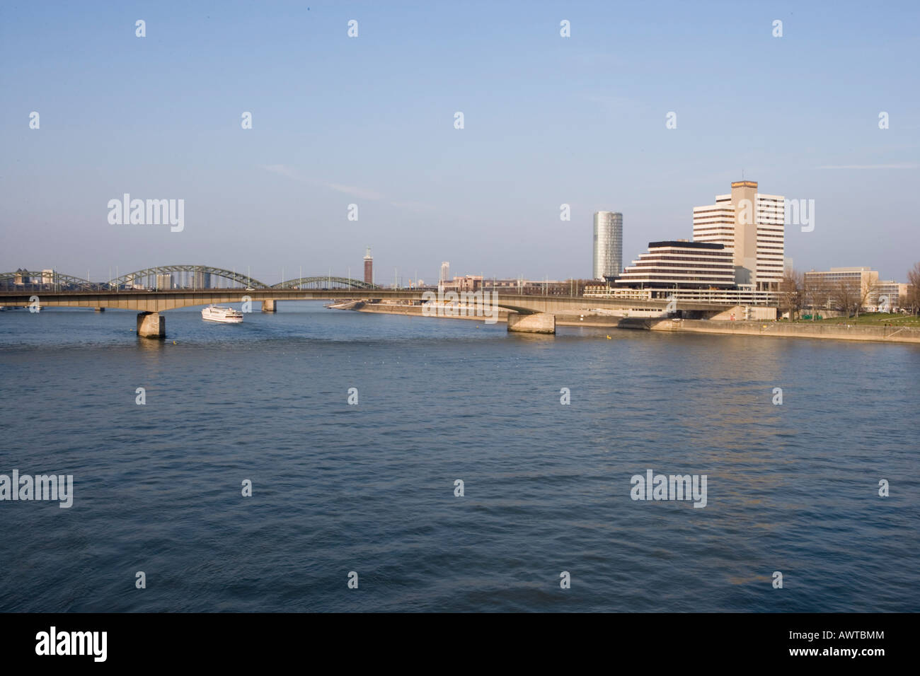 Köln Deutz Rechtsrheinisch Lufthansagebäude LVR Turm Stockfoto