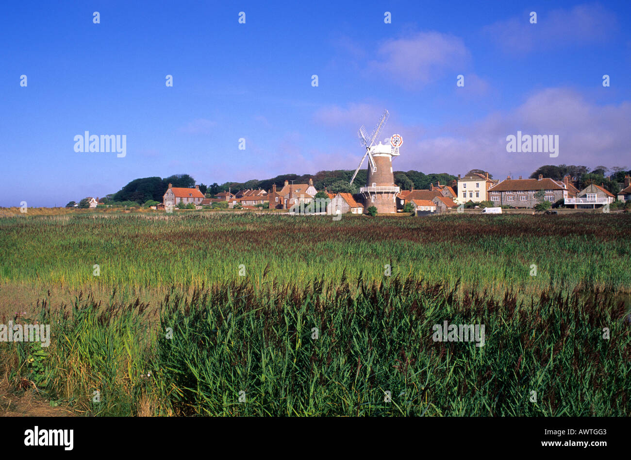 Cley nächste Meer Sümpfe und Windmühle Norfolk Stockfoto