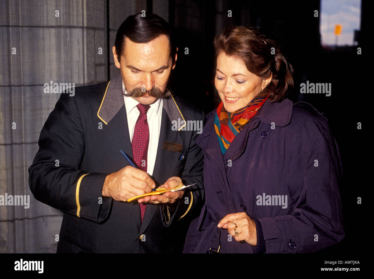 French-Canadians, Kanadisches Menschen, erwachsene Frau, Gast, erwachsenen Mann, der Hotelpage, Chateau Frontenac, Quebec City, Provinz Quebec, Kanada Stockfoto