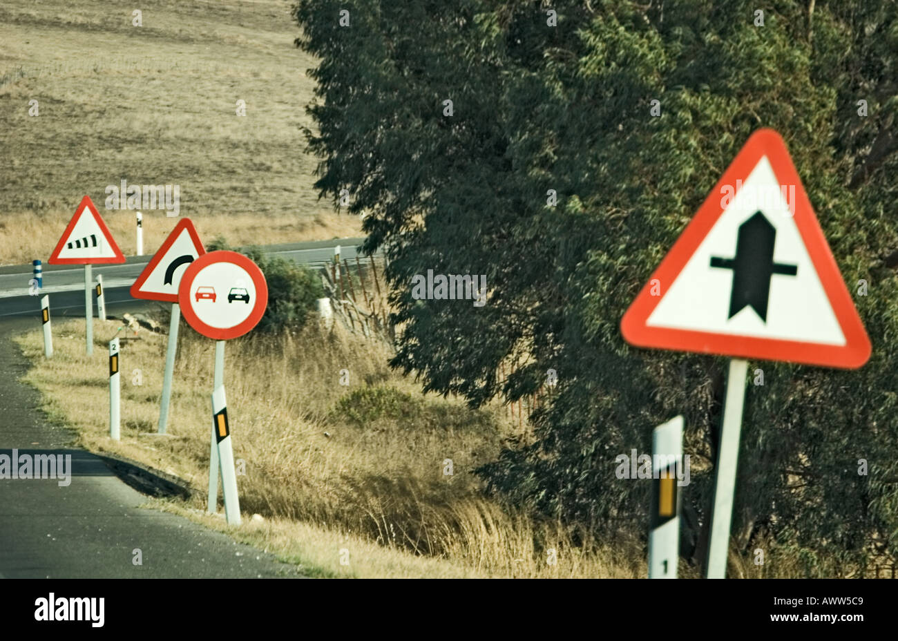 Straße Möbel unterzeichnet Verkehr in Andalusien Spanien Stockfoto
