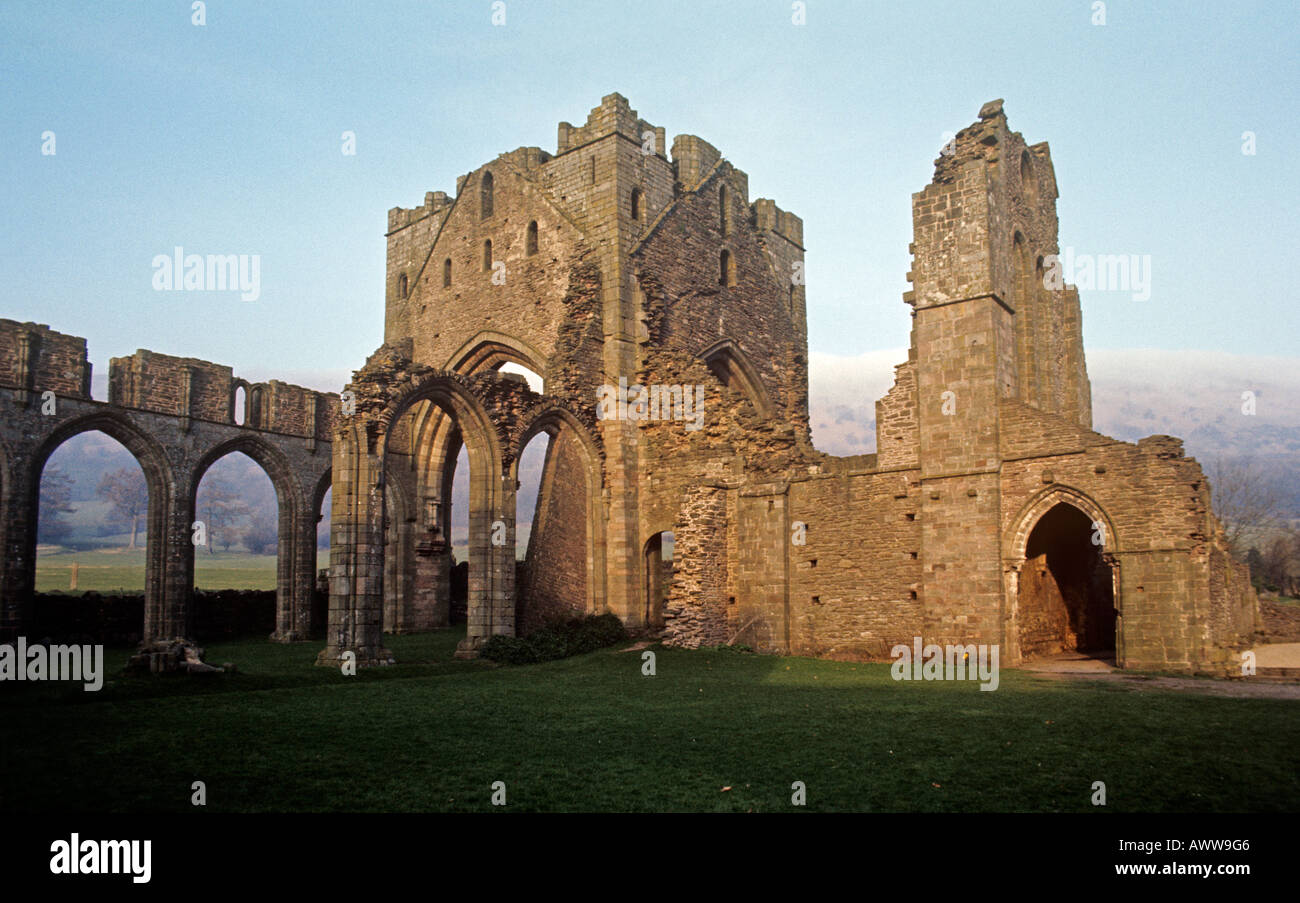 Ruinen des 12. Jahrhunderts Llanthony Abbey in The Vale von Ewyas in den Black Mountains Gwent Stockfoto