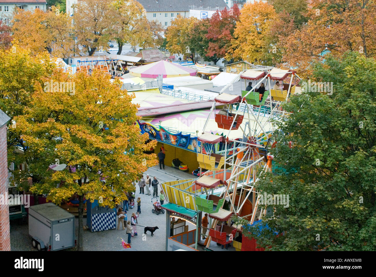 Deutschland Bayern München Überblick über eine Messe namens Auerdult im Herbst Stockfoto