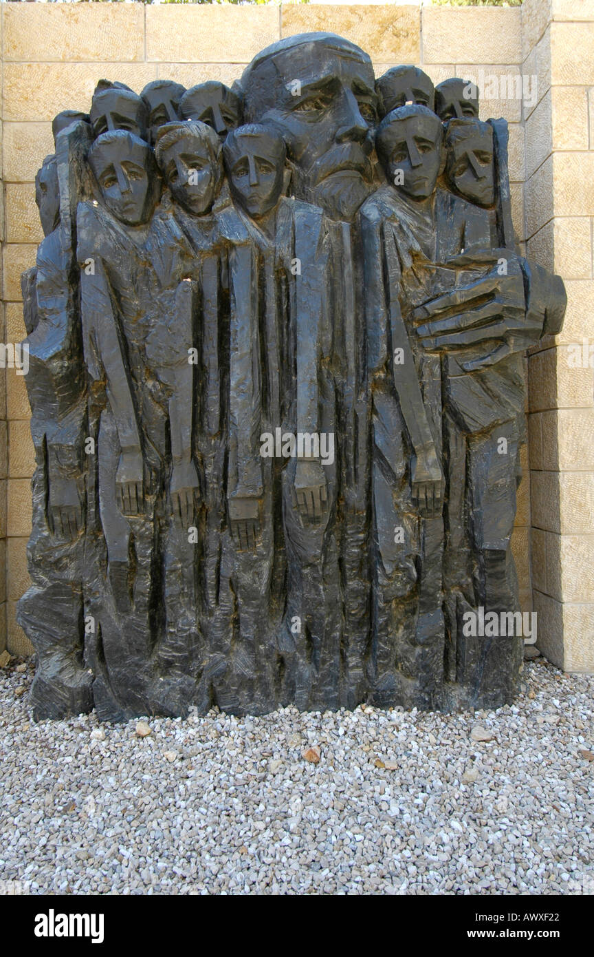 Janusz Korczak Skulptur in Yad Vashem Gedenkstätte für Holocaust Juden Opfer in Jerusalem Israel Stockfoto