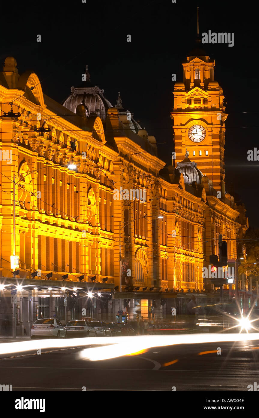 Der Bahnhof Flinders Street an der Ecke Flinders / Swanston Street ist die älteste Stadt Station in Australien, Baujahr Stockfoto