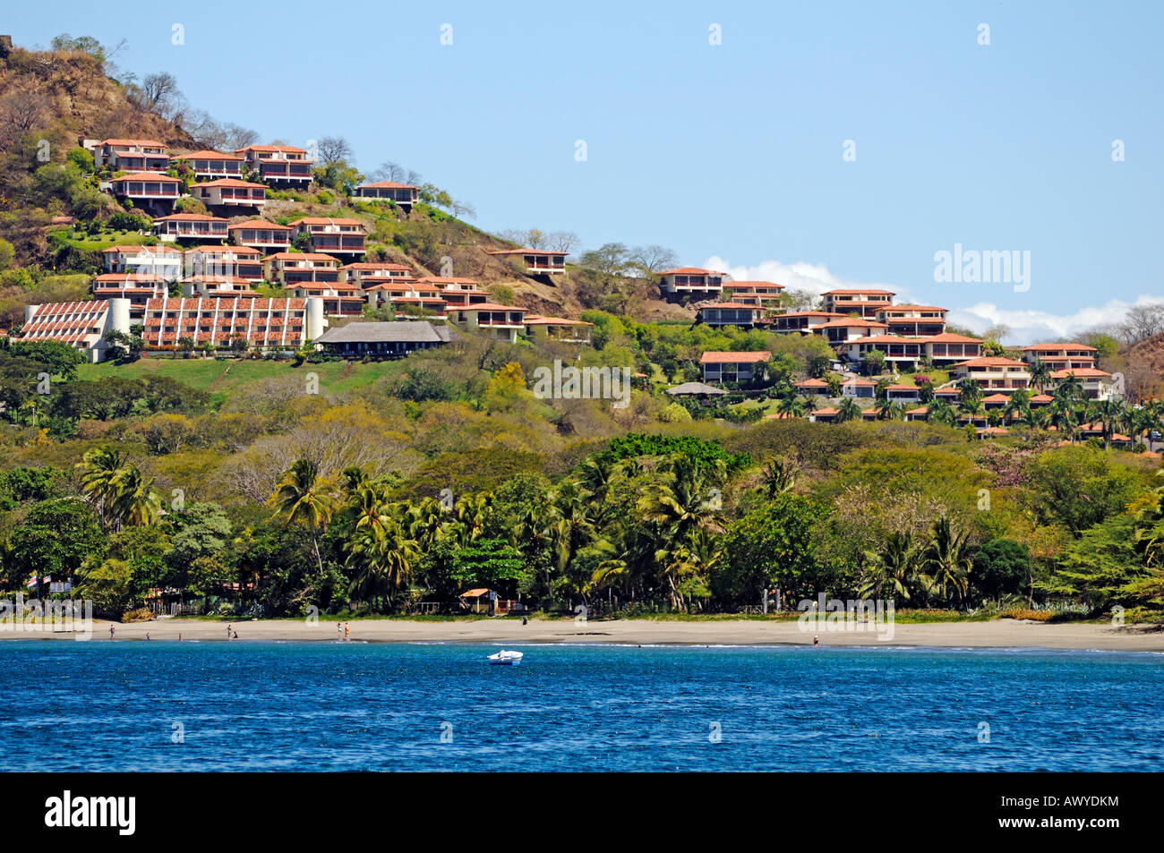 Neu errichtete Wohnhäuser in Playa Hermosa, Halbinsel Nicoya, Costa Rica, Mittelamerika Stockfoto