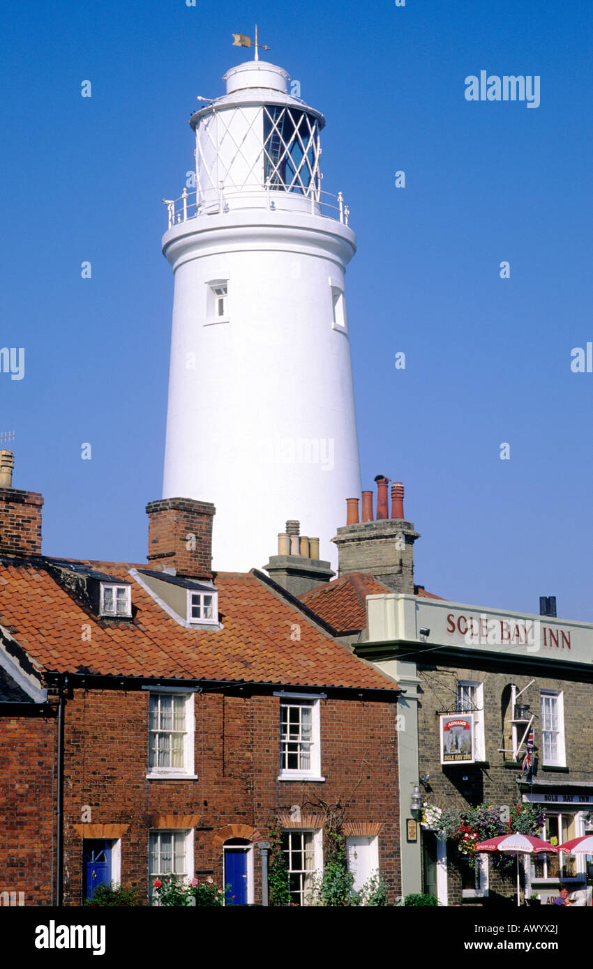 Southwold Lighthouse alleinige Bay Inn Suffolk England weiß lackiert East Anglia UK Pub Wirtshaus Taverne Stockfoto