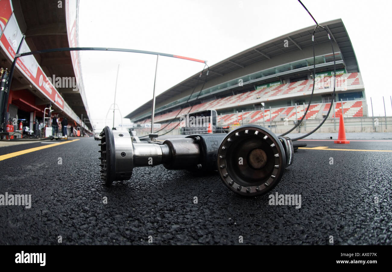 Formel 1 Schlagschrauber auf Bürgersteig im Boxenbereich der Rennstrecke Stockfoto