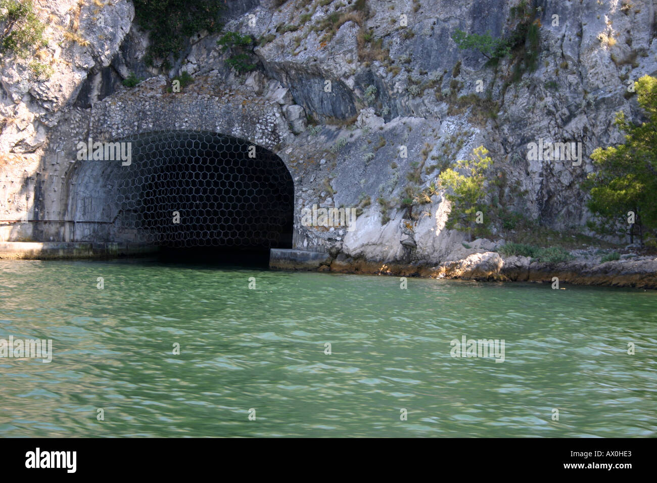 Krieges versteckt Platz Loch in der Wand in der Nähe von Sibenik Kroatien Stockfoto