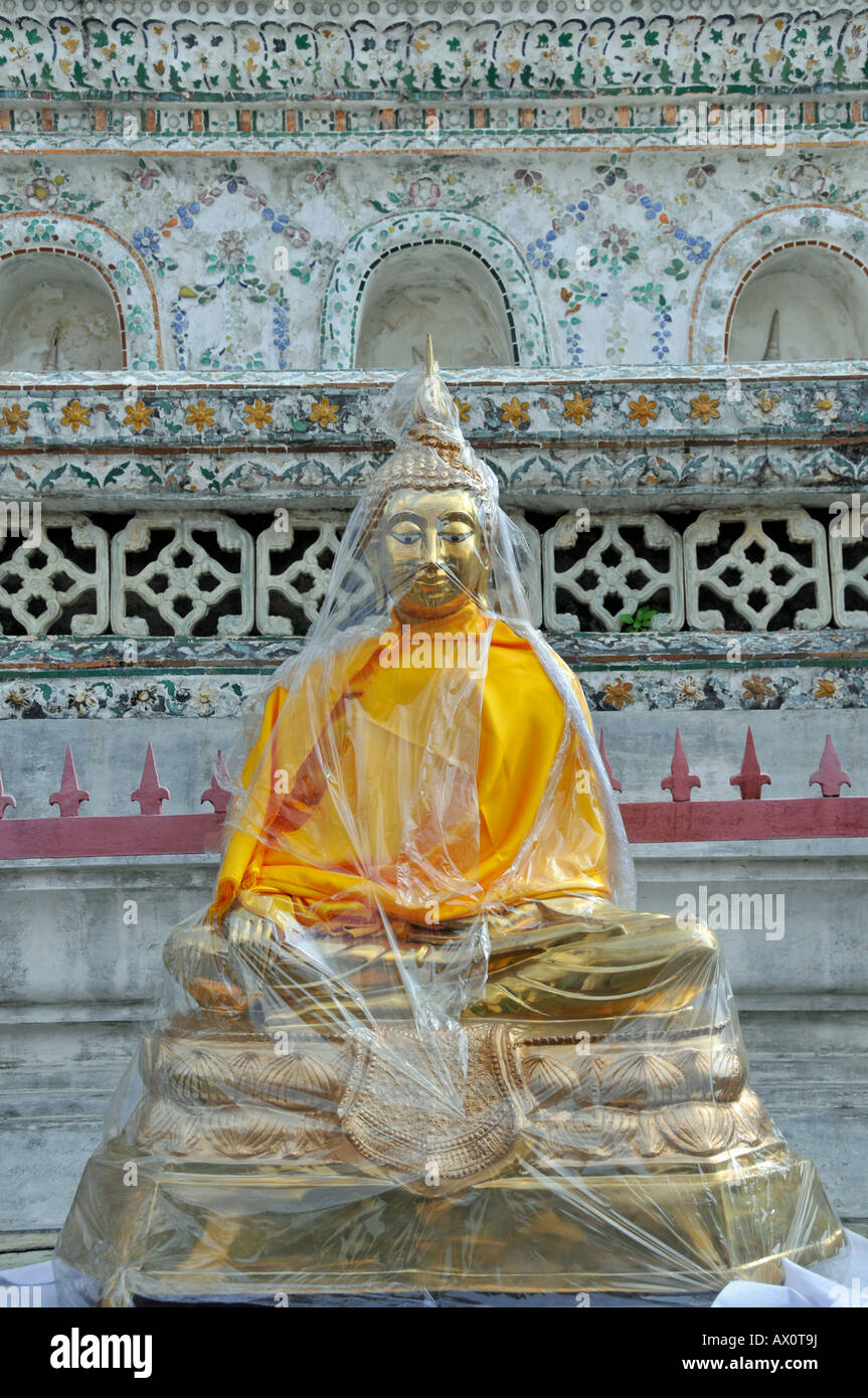 Buddha, Wat Arun (Tempel der Morgenröte), Bangkok, Thailand, Südostasien Stockfoto