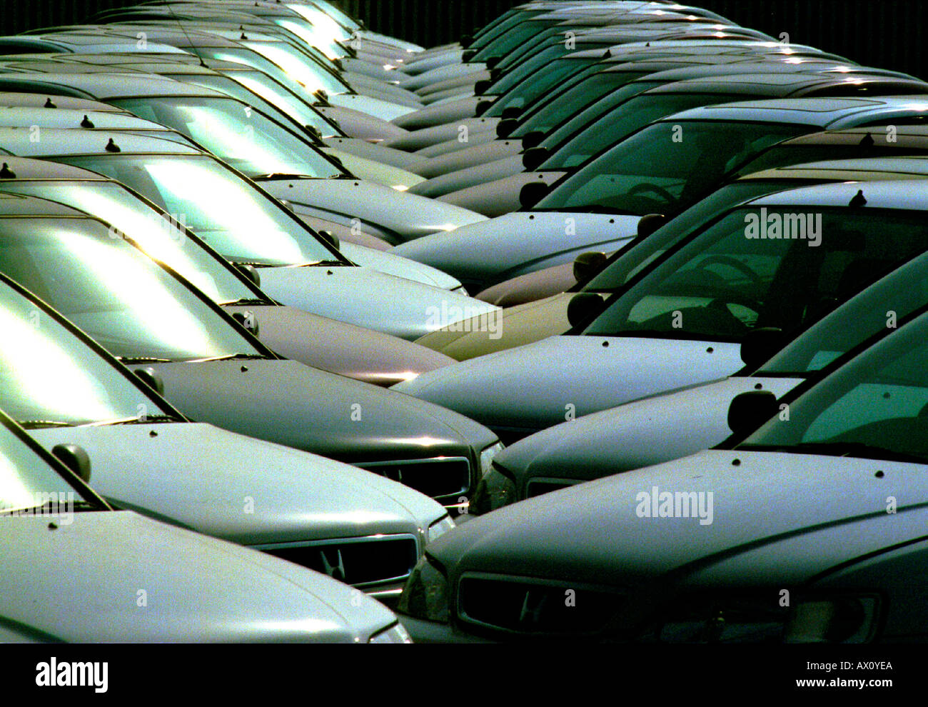Honda Autos made in Japan und Amerika warten für den Vertrieb in Avonmouth Docks in der Nähe von Bristol Stockfoto