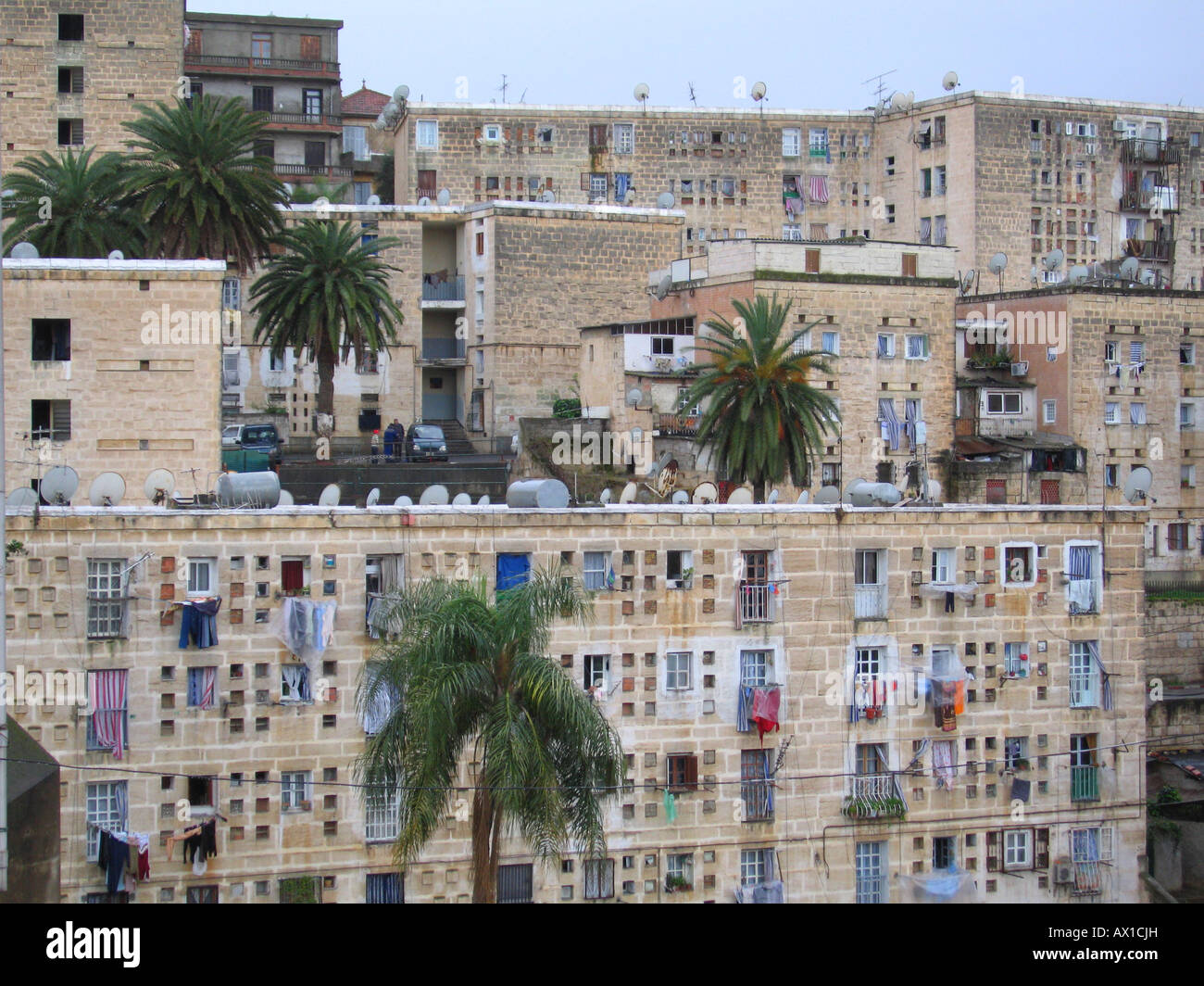 Beliebte low-cost Wohnungen abgekochtes von französischen Architekten Fernand Pouillon, El Madania Bezirk (Neustadt), Algier, Algerien Stockfoto