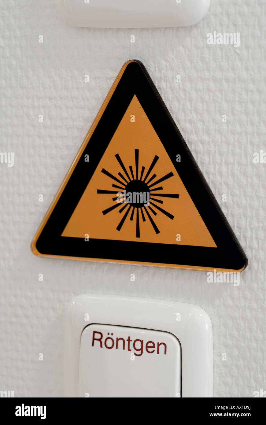 Rontgen Schalter Und Laser Strahlung Warnschild Stockfotografie Alamy