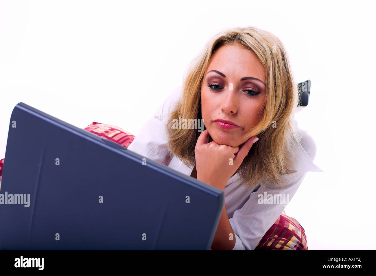 Frau arbeitet mit laptop Stockfoto
