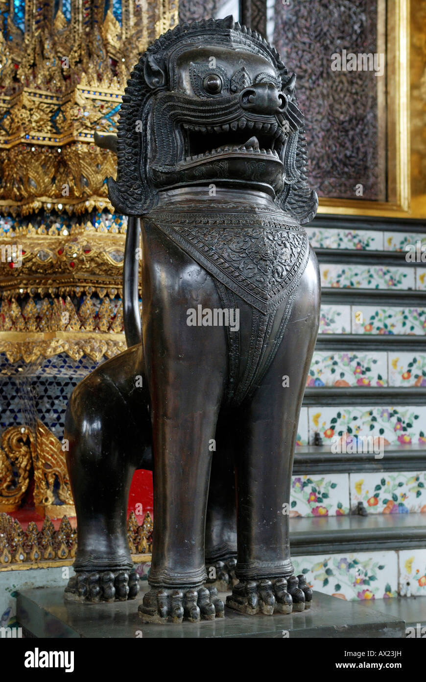 Stein, Lyon, Wat Phra Kaeo Tempel, Bangkok, Thailand Stockfoto