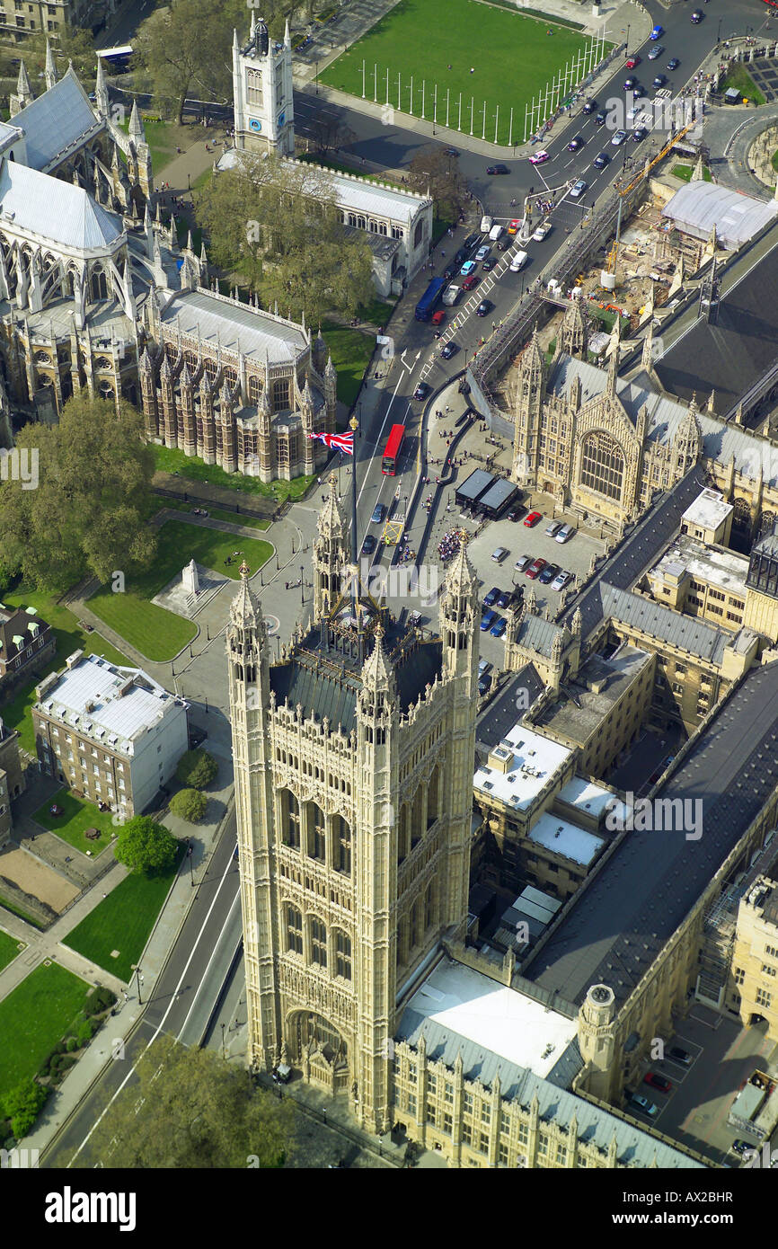 Luftbild von der Victoria Tower am südlichen Ende von den Houses of Parliament in London, zeigt auch die Anschluß-Markierungsfahne Stockfoto