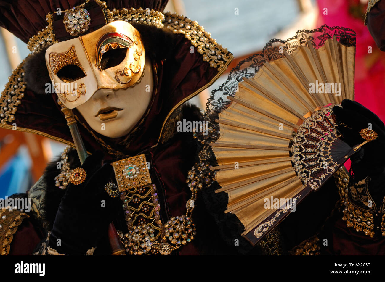 Frau in der Maske auf der Venedig-Maske-Festival Stockfoto