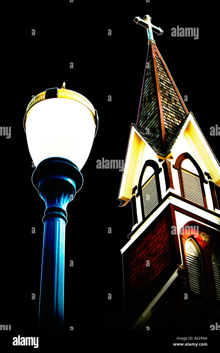 Eine Kirche und Ornimental Straßenlaterne in unten Stadt Pocatello, Idaho Stockfoto