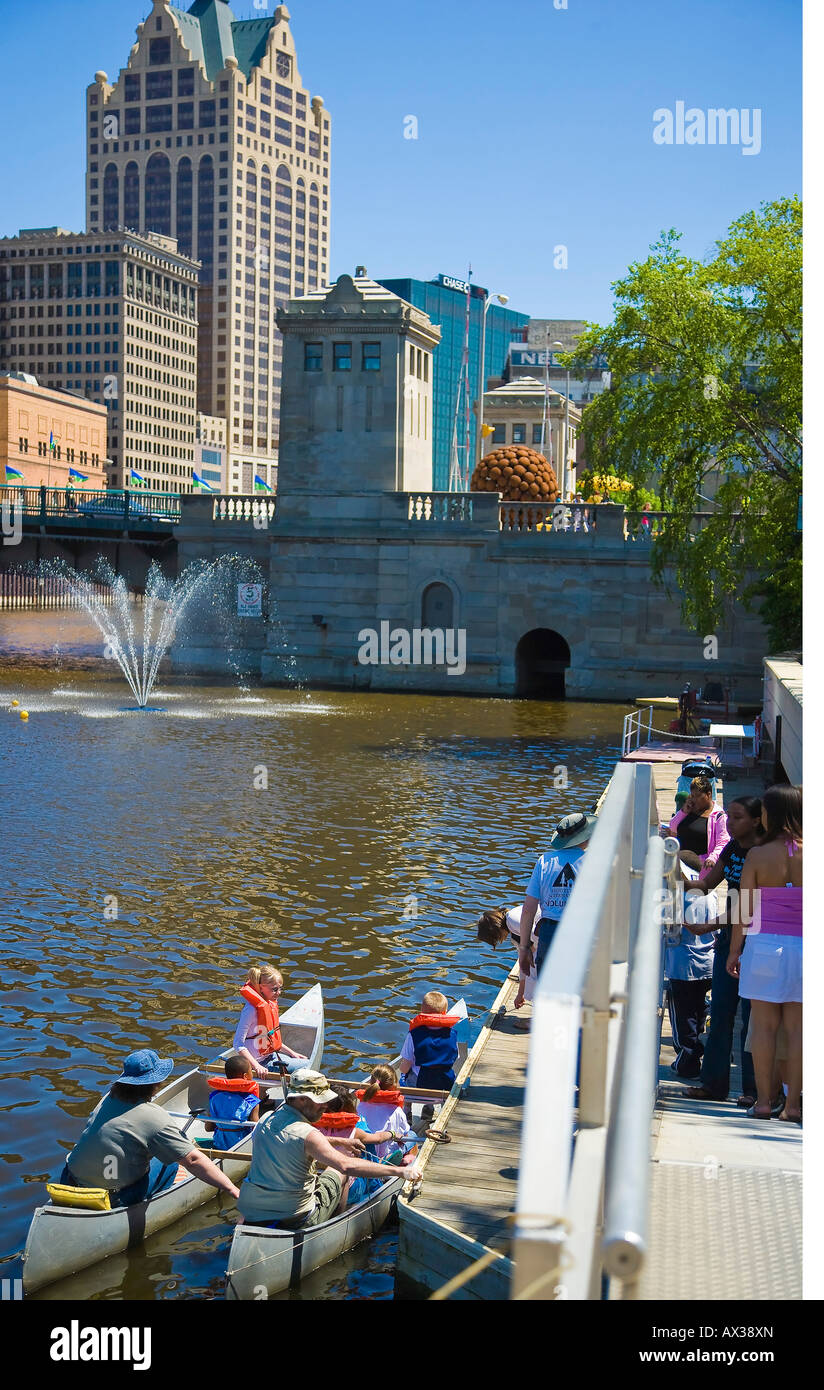 Das jährliche Riversplash Festival jedes Jahr im Juni ist der inoffizielle Start in die Sommersaison in Milwaukee, Wisconsin. Stockfoto