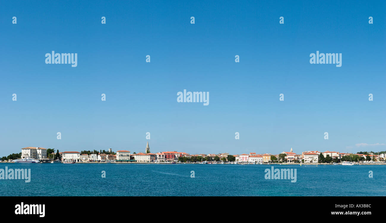 Blick auf die Altstadt vom Hotel Fortuna Island, Porec, Istrien, Kroatien Stockfoto Blick auf die Altstadt vom Hotel Fortuna Island, Porec, Istrien, Kroatien Stockfoto