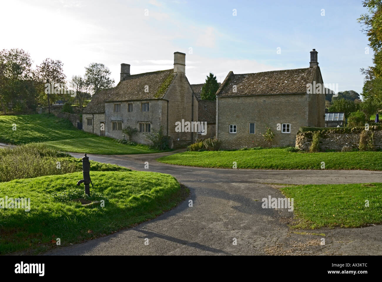 Eine typisch malerischen Dorf Szene aus der Cotswolds Stockfoto