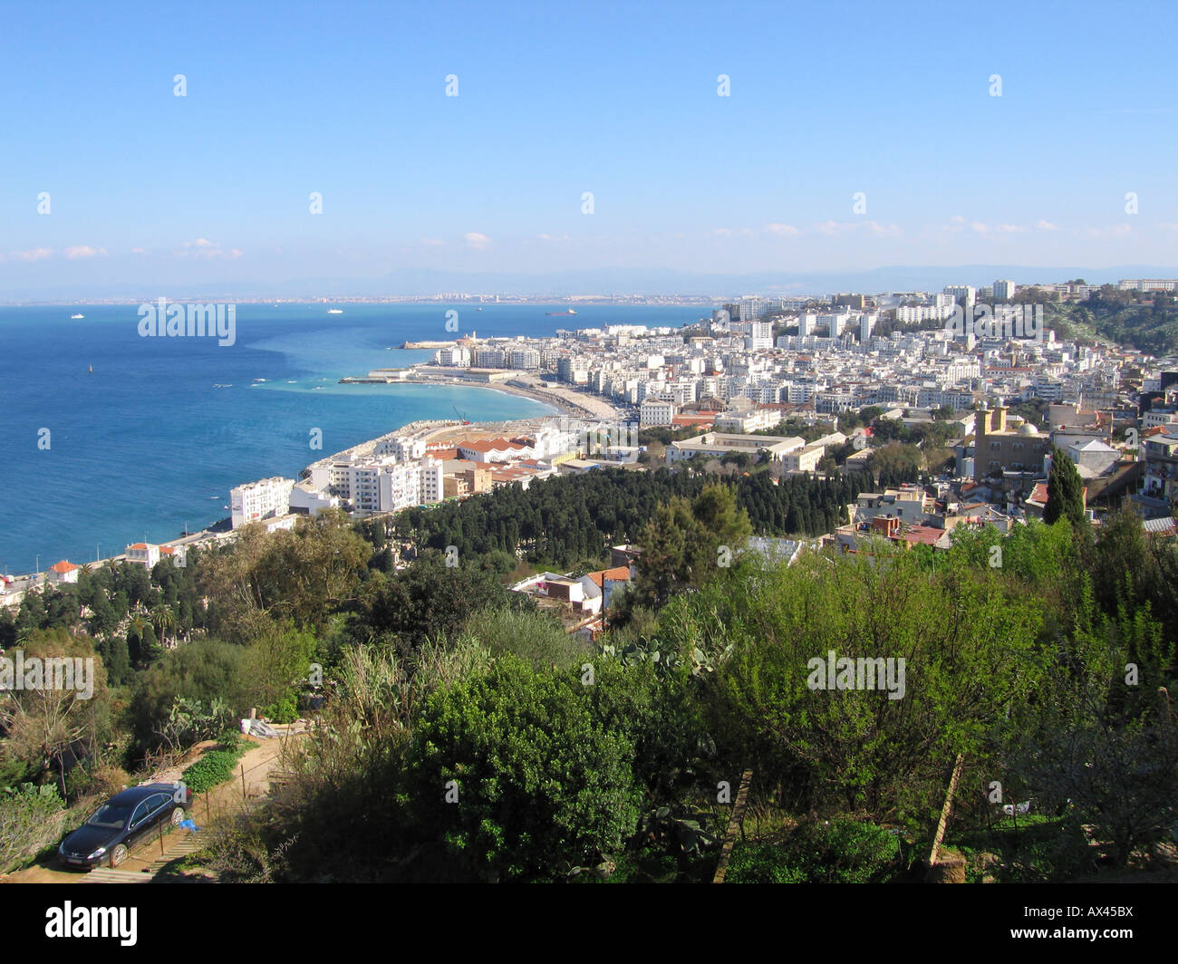 Überblick über die Bucht, westlich von Algier Stadt (Zighara), betrachtet von Notre-Dame d ' Afrique Basilika, Algerien, Nordafrika Stockfoto
