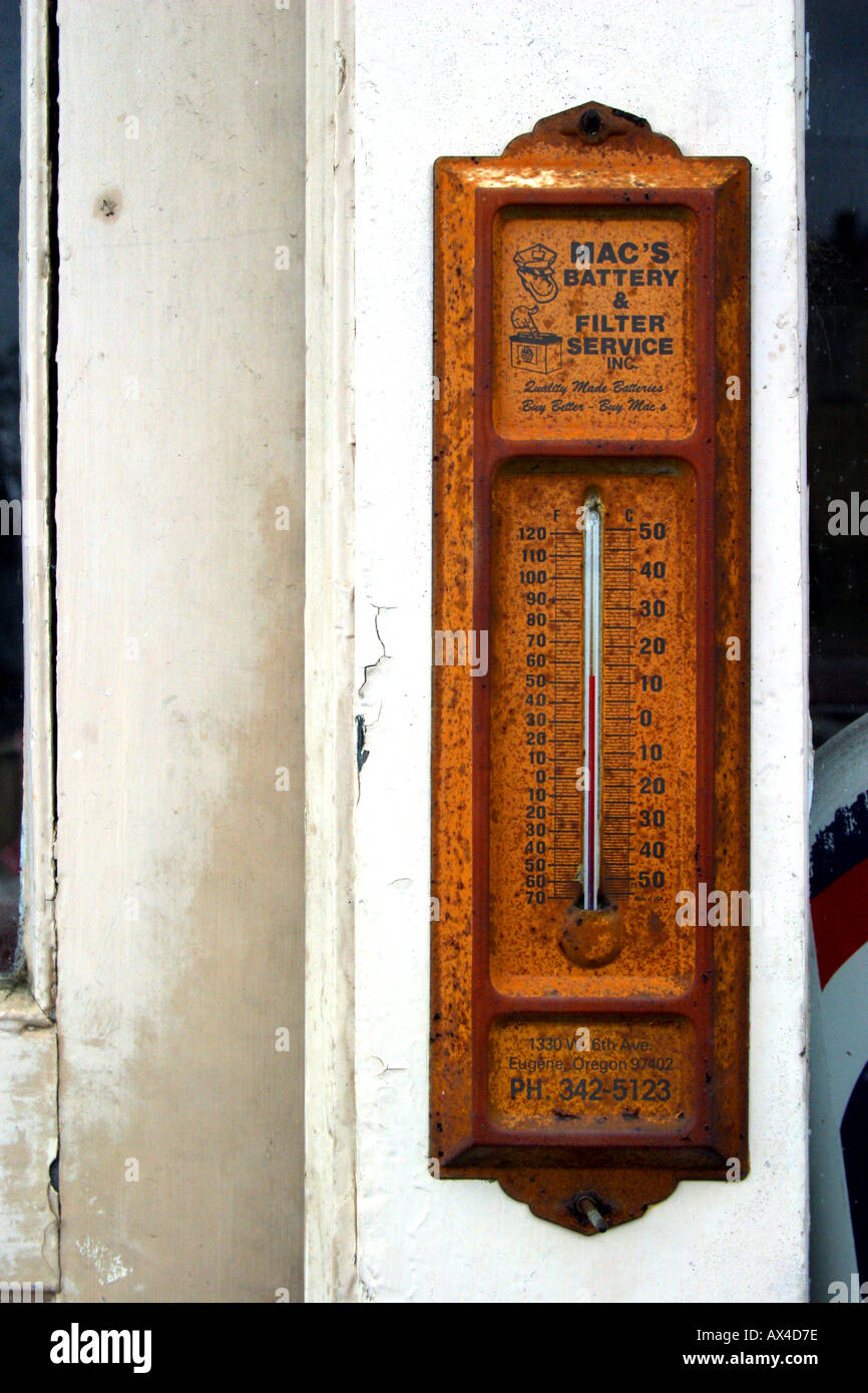 Alten Außenthermometer Stockfoto