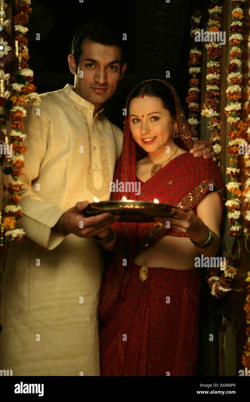 Porträt eines Paares feiert diwali Stockfoto