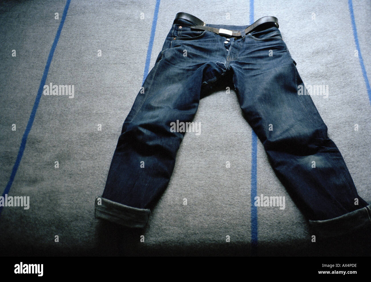 Ein paar Jeans-Vorderansicht Stockfoto