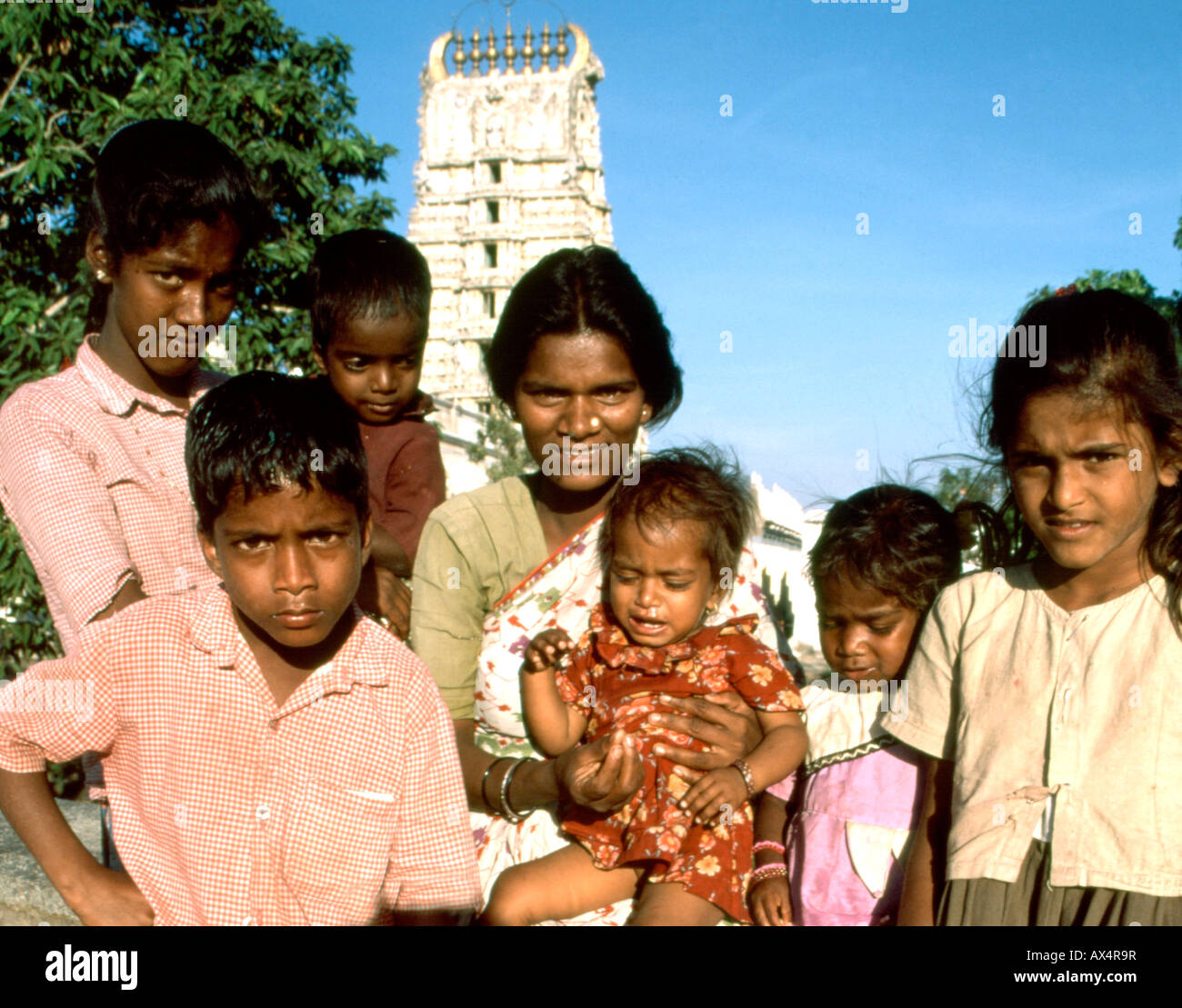 Indische Frau und Kinder Stockfoto