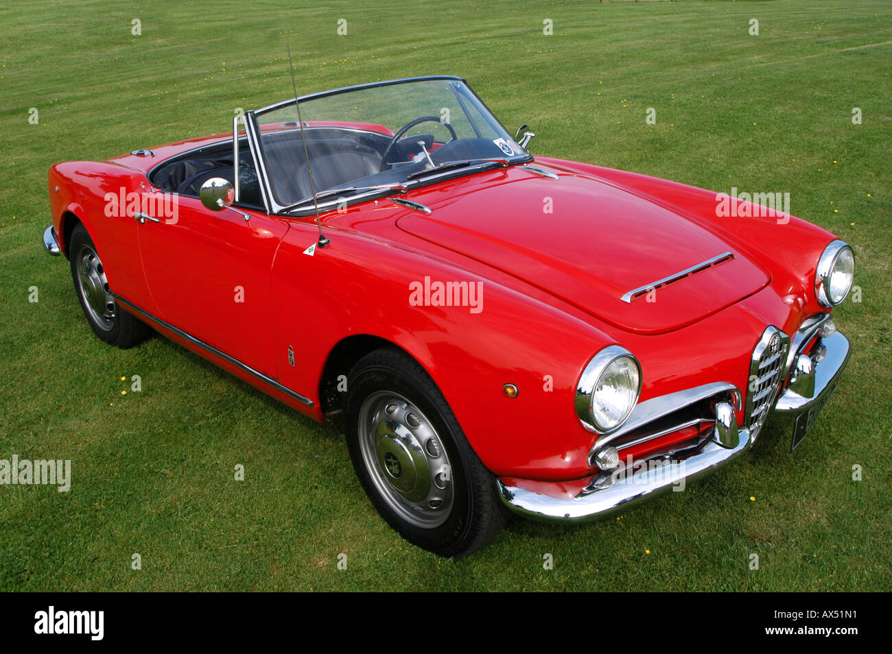 Vorderseite von einem roten Alfa Romeo Giulia 1964 1600cc klassischen Sportwagen Stockfoto