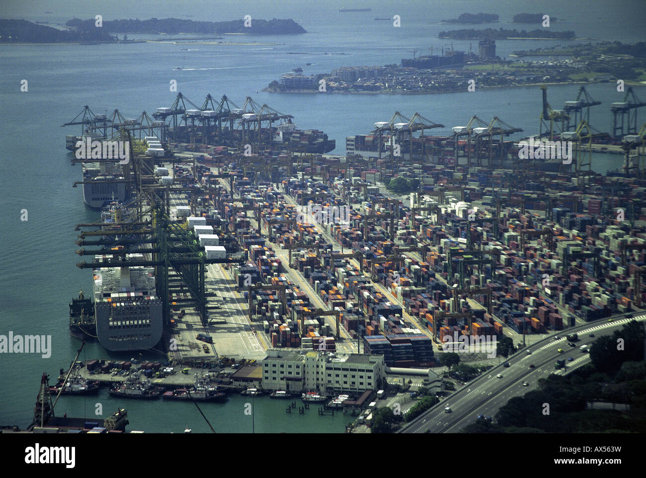 Luftaufnahme der Containerhafen in Singapur Stockfoto