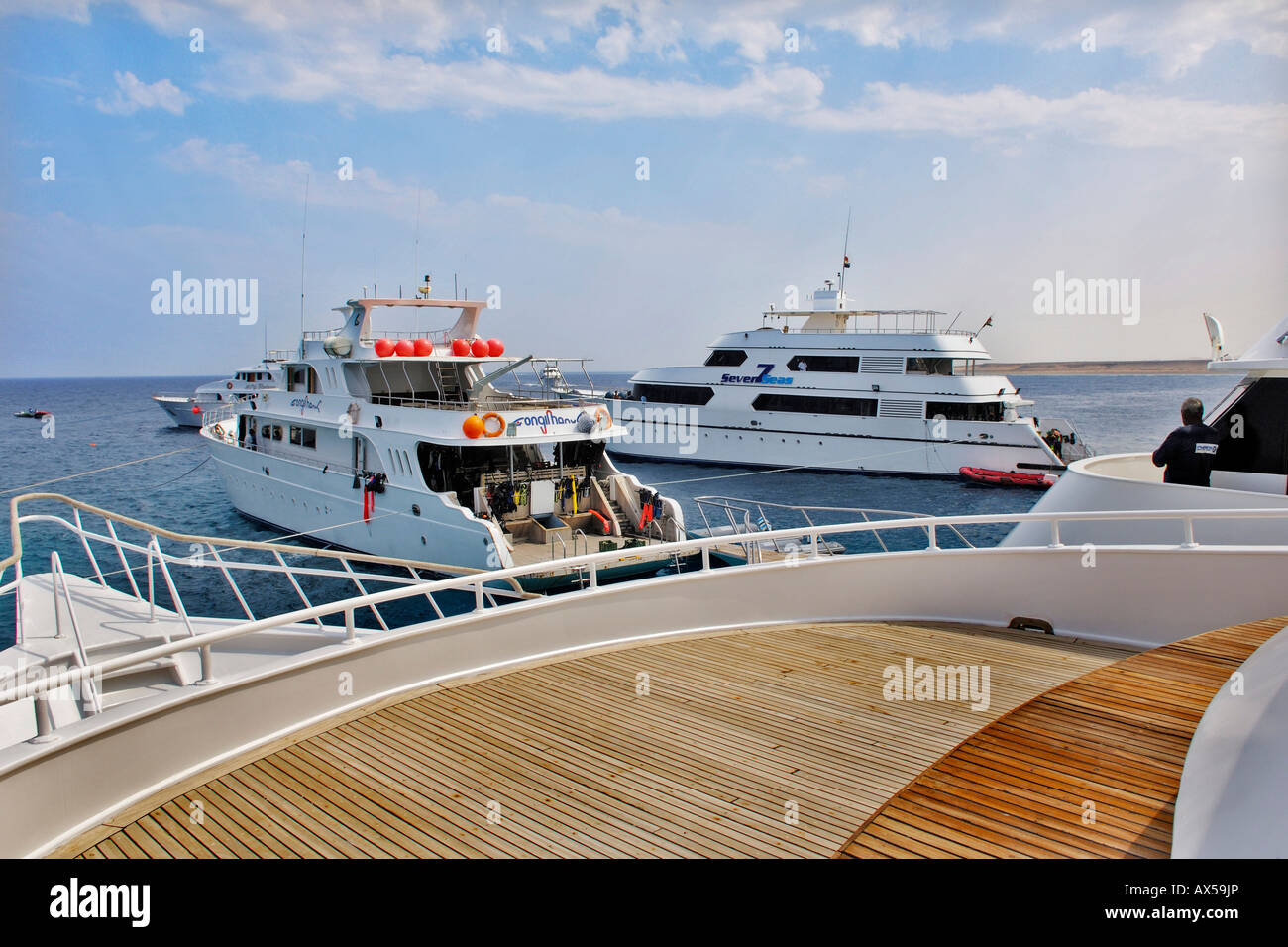 Tauchboote warten auf touristischen Taucher, Rotes Meer, Ägypten Stockfoto