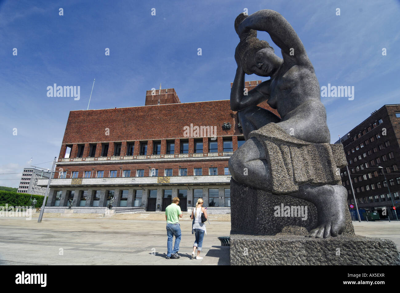 Vigeland Skulpturen auf dem Rathausplatz vor Oslo Rathaus, Norwegen, Skandinavien, Europa Stockfoto